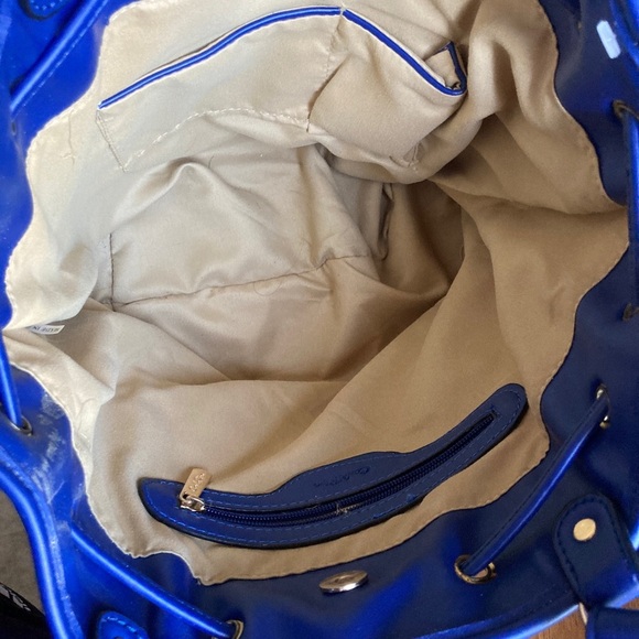 Carlorino Blue and White Women's Tote Bag - Picture 8 of 8